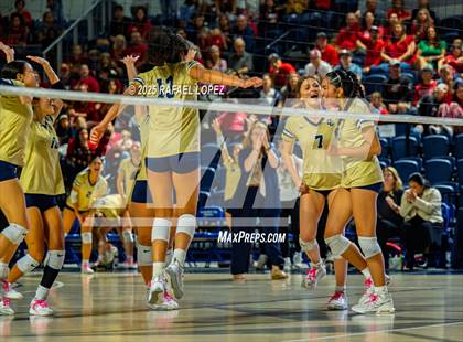 Thumbnail 2 in O'Connor vs. Dawson (UIL Volleyball 6A D1 State Semifinals) photogallery.