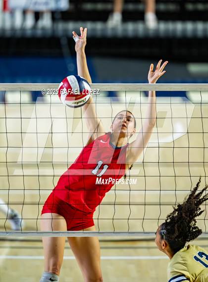 Thumbnail 1 in O'Connor vs. Dawson (UIL Volleyball 6A D1 State Semifinals) photogallery.