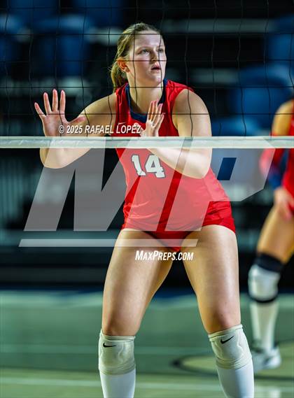 Thumbnail 3 in O'Connor vs. Dawson (UIL Volleyball 6A D1 State Semifinals) photogallery.