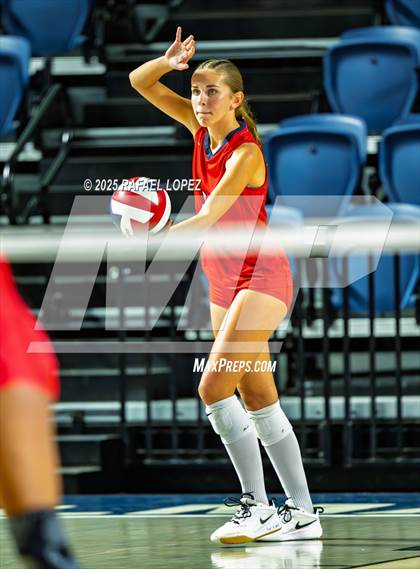 Thumbnail 2 in O'Connor vs. Dawson (UIL Volleyball 6A D1 State Semifinals) photogallery.