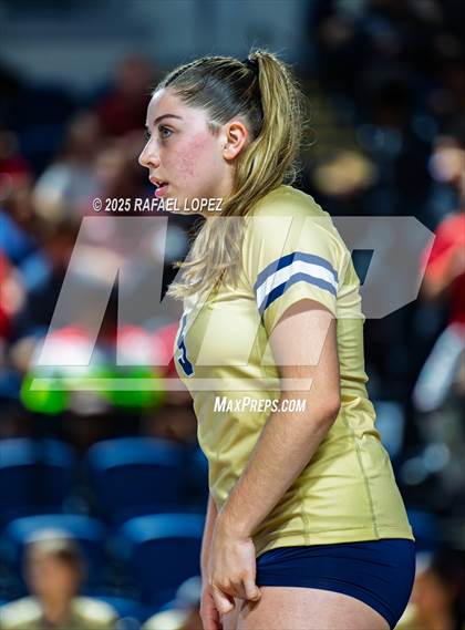 Thumbnail 2 in O'Connor vs. Dawson (UIL Volleyball 6A D1 State Semifinals) photogallery.