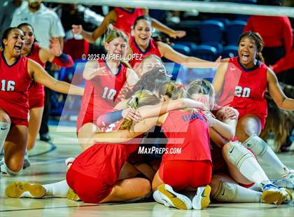 Thumbnail 2 in O'Connor vs. Dawson (UIL Volleyball 6A D1 State Semifinals) photogallery.