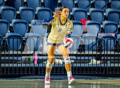 Thumbnail 1 in O'Connor vs. Dawson (UIL Volleyball 6A D1 State Semifinals) photogallery.