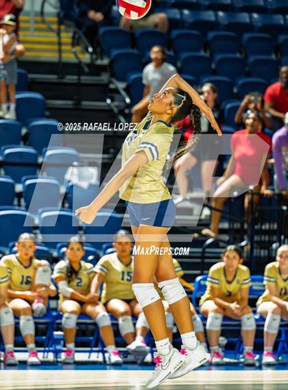 Thumbnail 2 in O'Connor vs. Dawson (UIL Volleyball 6A D1 State Semifinals) photogallery.