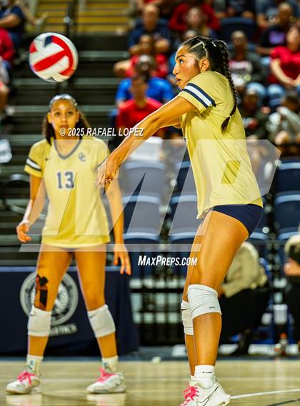 Thumbnail 3 in O'Connor vs. Dawson (UIL Volleyball 6A D1 State Semifinals) photogallery.