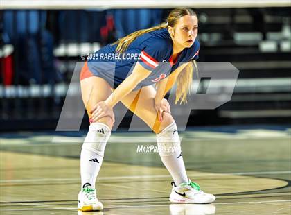 Thumbnail 2 in O'Connor vs. Dawson (UIL Volleyball 6A D1 State Semifinals) photogallery.