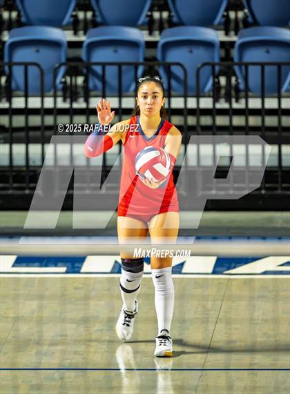 Thumbnail 1 in O'Connor vs. Dawson (UIL Volleyball 6A D1 State Semifinals) photogallery.