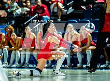 Thumbnail 2 in O'Connor vs. Dawson (UIL Volleyball 6A D1 State Semifinals) photogallery.