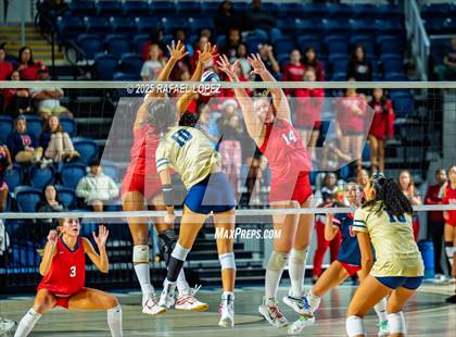 Thumbnail 1 in O'Connor vs. Dawson (UIL Volleyball 6A D1 State Semifinals) photogallery.