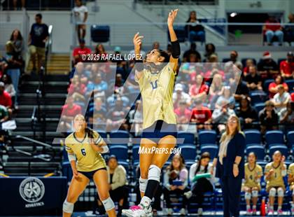 Thumbnail 1 in O'Connor vs. Dawson (UIL Volleyball 6A D1 State Semifinals) photogallery.