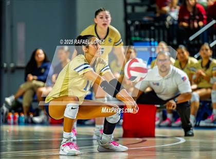 Thumbnail 1 in O'Connor vs. Dawson (UIL Volleyball 6A D1 State Semifinals) photogallery.