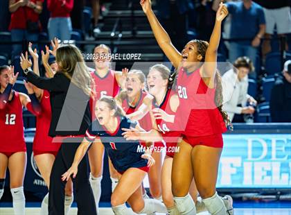 Thumbnail 1 in O'Connor vs. Dawson (UIL Volleyball 6A D1 State Semifinals) photogallery.