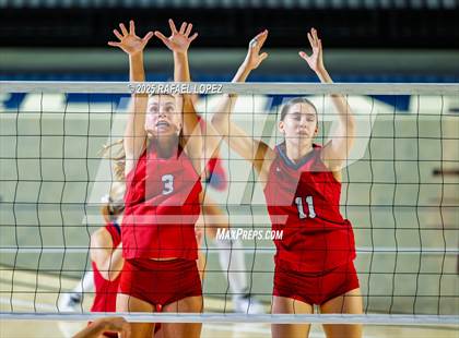 Thumbnail 2 in O'Connor vs. Dawson (UIL Volleyball 6A D1 State Semifinals) photogallery.