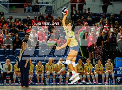 Thumbnail 3 in O'Connor vs. Dawson (UIL Volleyball 6A D1 State Semifinals) photogallery.