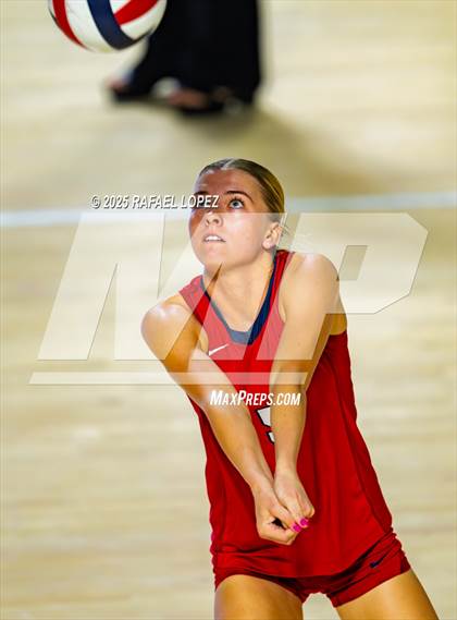 Thumbnail 3 in O'Connor vs. Dawson (UIL Volleyball 6A D1 State Semifinals) photogallery.