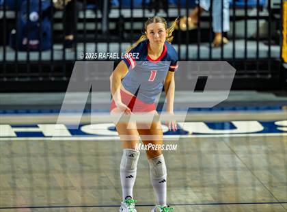 Thumbnail 3 in O'Connor vs. Dawson (UIL Volleyball 6A D1 State Semifinals) photogallery.