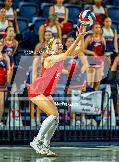 Thumbnail 1 in O'Connor vs. Dawson (UIL Volleyball 6A D1 State Semifinals) photogallery.