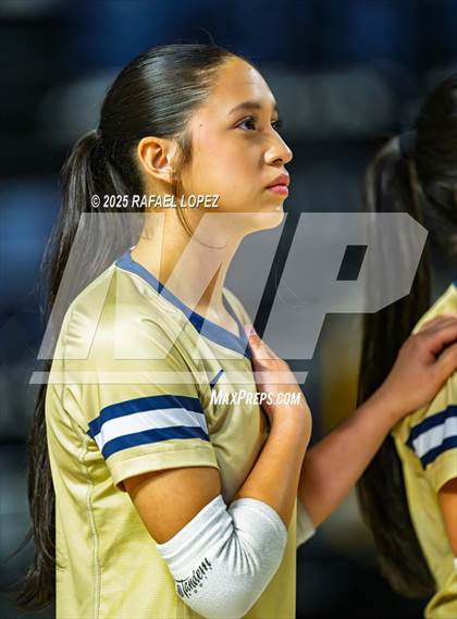 Thumbnail 3 in O'Connor vs. Dawson (UIL Volleyball 6A D1 State Semifinals) photogallery.