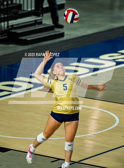 Thumbnail 2 in O'Connor vs. Dawson (UIL Volleyball 6A D1 State Semifinals) photogallery.