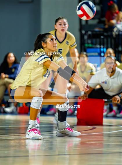 Thumbnail 2 in O'Connor vs. Dawson (UIL Volleyball 6A D1 State Semifinals) photogallery.