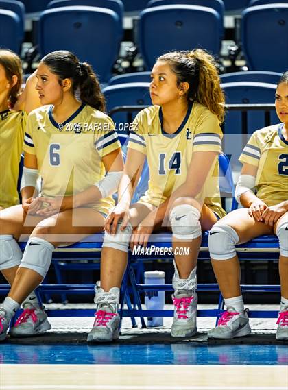 Thumbnail 1 in O'Connor vs. Dawson (UIL Volleyball 6A D1 State Semifinals) photogallery.