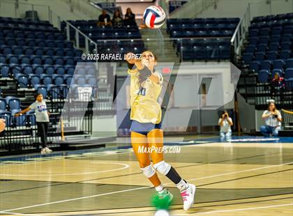 Thumbnail 3 in O'Connor vs. Dawson (UIL Volleyball 6A D1 State Semifinals) photogallery.