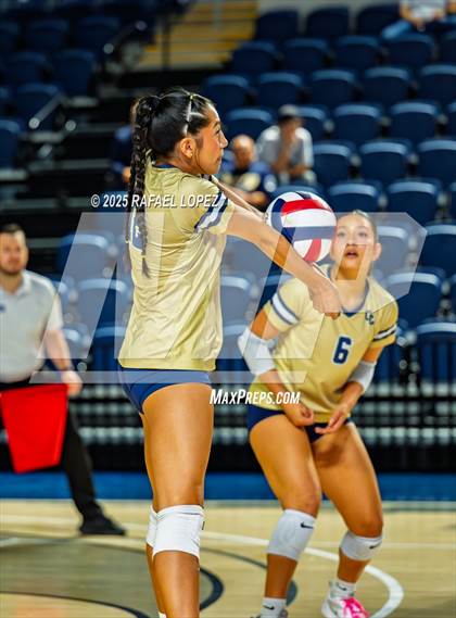 Thumbnail 1 in O'Connor vs. Dawson (UIL Volleyball 6A D1 State Semifinals) photogallery.