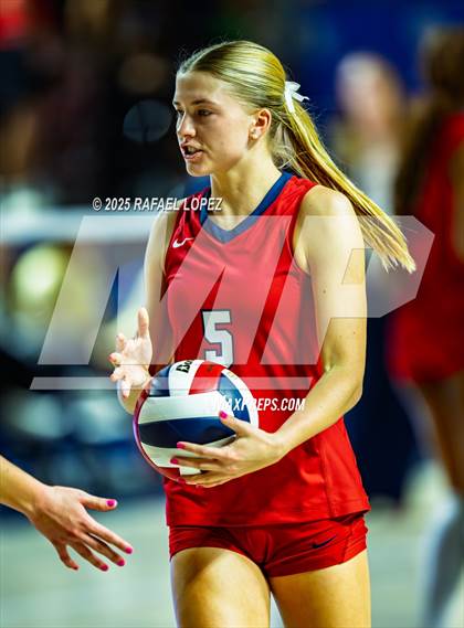 Thumbnail 1 in O'Connor vs. Dawson (UIL Volleyball 6A D1 State Semifinals) photogallery.