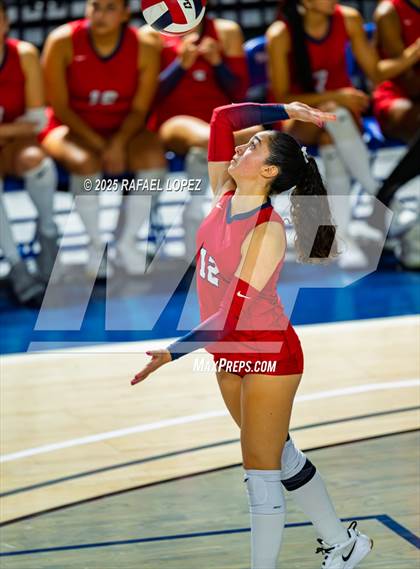 Thumbnail 1 in O'Connor vs. Dawson (UIL Volleyball 6A D1 State Semifinals) photogallery.