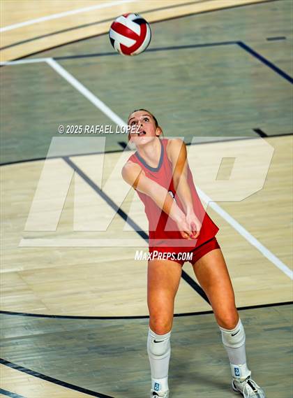 Thumbnail 1 in O'Connor vs. Dawson (UIL Volleyball 6A D1 State Semifinals) photogallery.