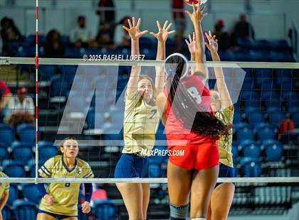Thumbnail 3 in O'Connor vs. Dawson (UIL Volleyball 6A D1 State Semifinals) photogallery.