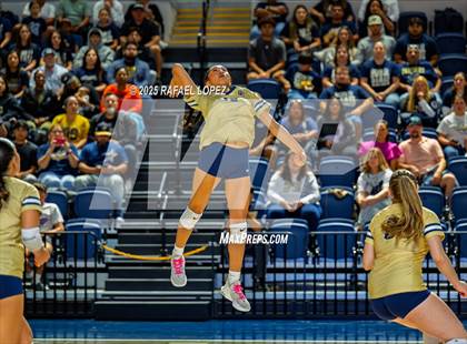 Thumbnail 2 in O'Connor vs. Dawson (UIL Volleyball 6A D1 State Semifinals) photogallery.