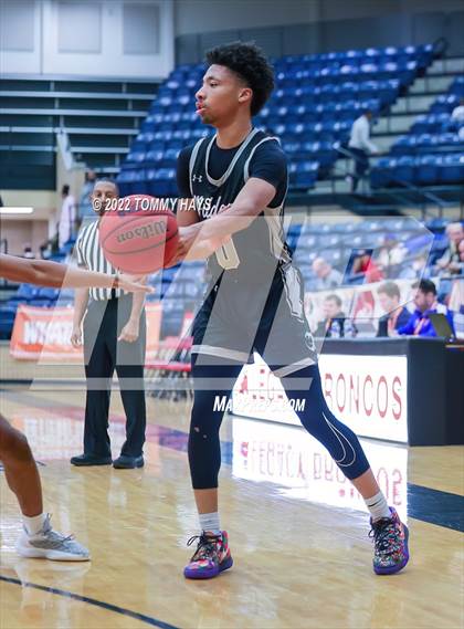 Thumbnail 2 in Mansfield Timberview vs. Guyer (Whataburger Classic) photogallery.