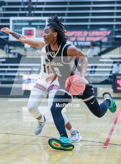 Thumbnail 3 in Mansfield Timberview vs. Guyer (Whataburger Classic) photogallery.
