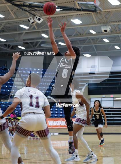 Thumbnail 3 in Mansfield Timberview vs. Guyer (Whataburger Classic) photogallery.
