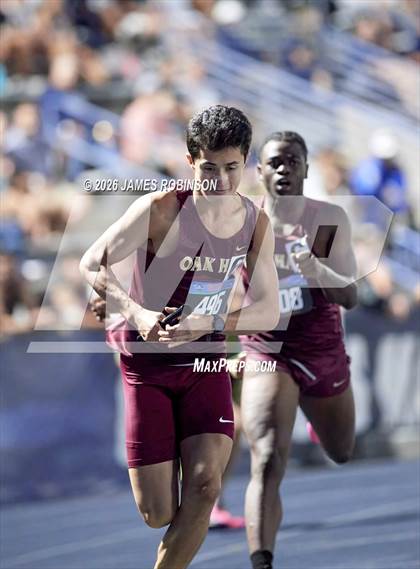 Thumbnail 1 in FHSAA Class 1A Final (4 x 400m) photogallery.