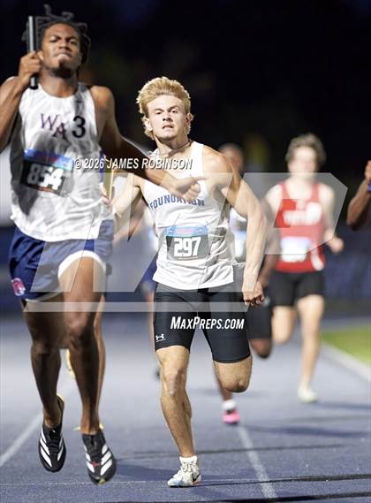 Thumbnail 2 in FHSAA Class 1A Final (4 x 400m) photogallery.