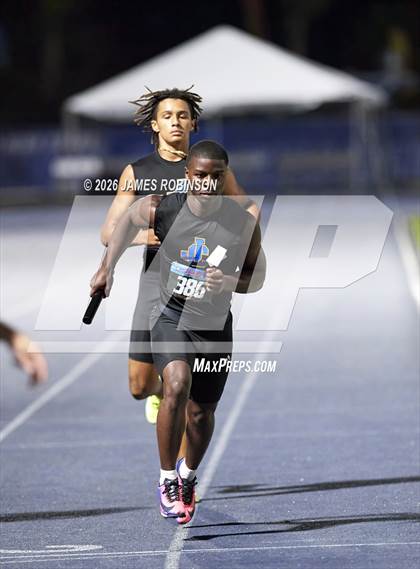 Thumbnail 2 in FHSAA Class 1A Final (4 x 400m) photogallery.