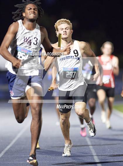 Thumbnail 2 in FHSAA Class 1A Final (4 x 400m) photogallery.