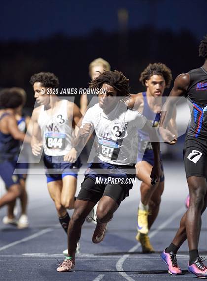 Thumbnail 1 in FHSAA Class 1A Final (4 x 400m) photogallery.