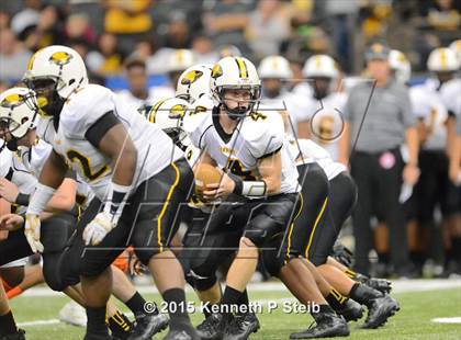 Thumbnail 1 in Kentwood vs. Haynesville (LHSAA Class 1A Final)   photogallery.