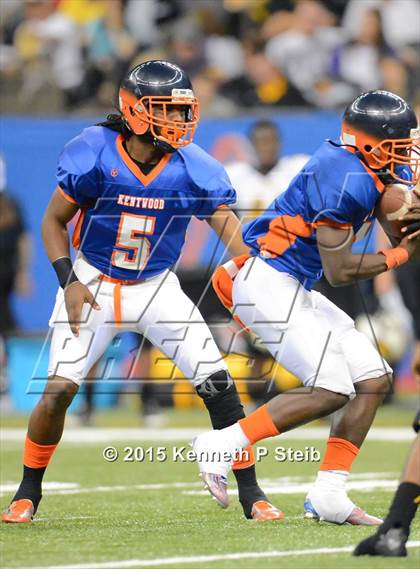 Thumbnail 3 in Kentwood vs. Haynesville (LHSAA Class 1A Final)   photogallery.