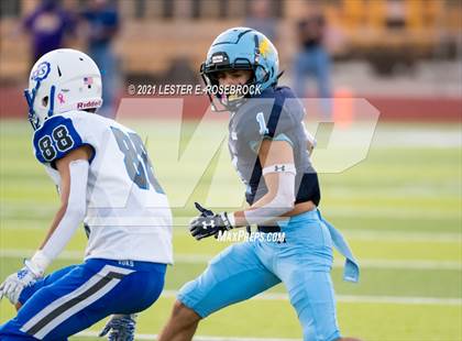 Thumbnail 1 in McAllen Memorial vs. Lanier (UIL 5A Area Playoffs) photogallery.