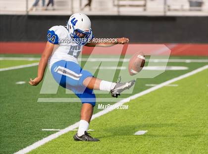 Thumbnail 3 in McAllen Memorial vs. Lanier (UIL 5A Area Playoffs) photogallery.