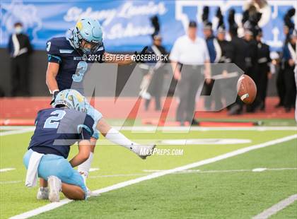 Thumbnail 3 in McAllen Memorial vs. Lanier (UIL 5A Area Playoffs) photogallery.