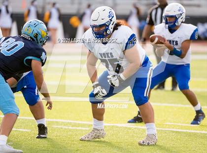 Thumbnail 2 in McAllen Memorial vs. Lanier (UIL 5A Area Playoffs) photogallery.