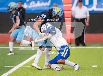 Thumbnail 2 in McAllen Memorial vs. Lanier (UIL 5A Area Playoffs) photogallery.