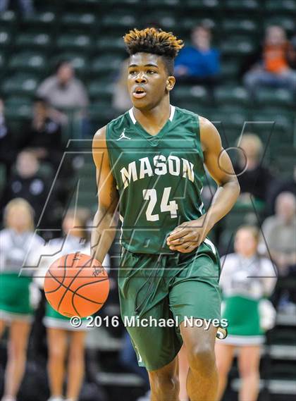 Thumbnail 2 in Mason vs. Wilmington (OHSAA Southwest Sectional Playoff) photogallery.