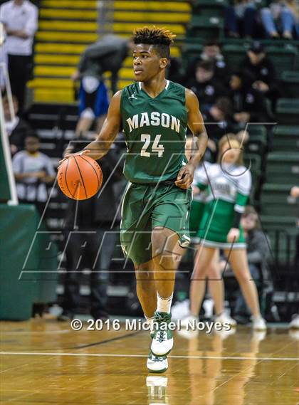 Thumbnail 3 in Mason vs. Wilmington (OHSAA Southwest Sectional Playoff) photogallery.