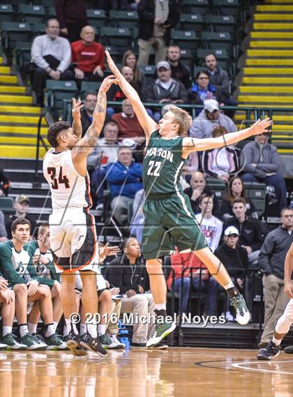 Thumbnail 1 in Mason vs. Wilmington (OHSAA Southwest Sectional Playoff) photogallery.